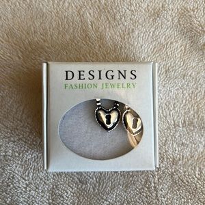 Dangling heart with keyhole earrings